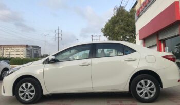 IMMACULATE CONDITION COROLLA GLI AT 2017,WHITE COLOR ONLY 73,000KM DRIVEN,WITH 6 MONTHS OR 10,000KM WARRANTY ON ENGINE AND GEARBOX. full